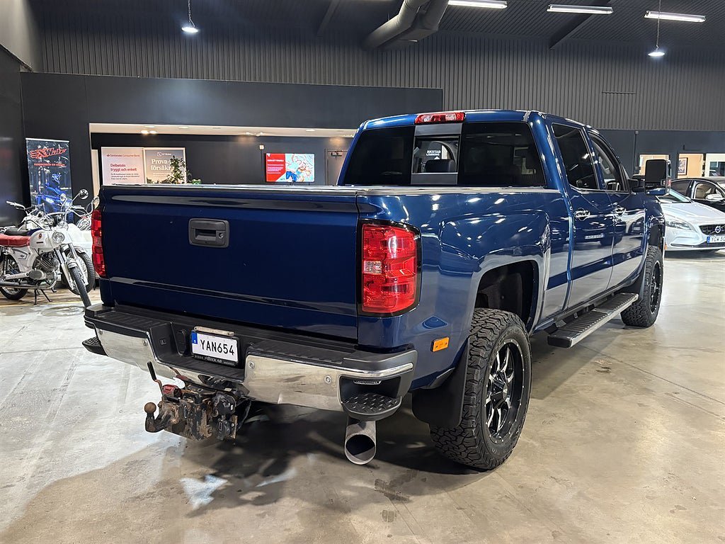Vehicle Image 17