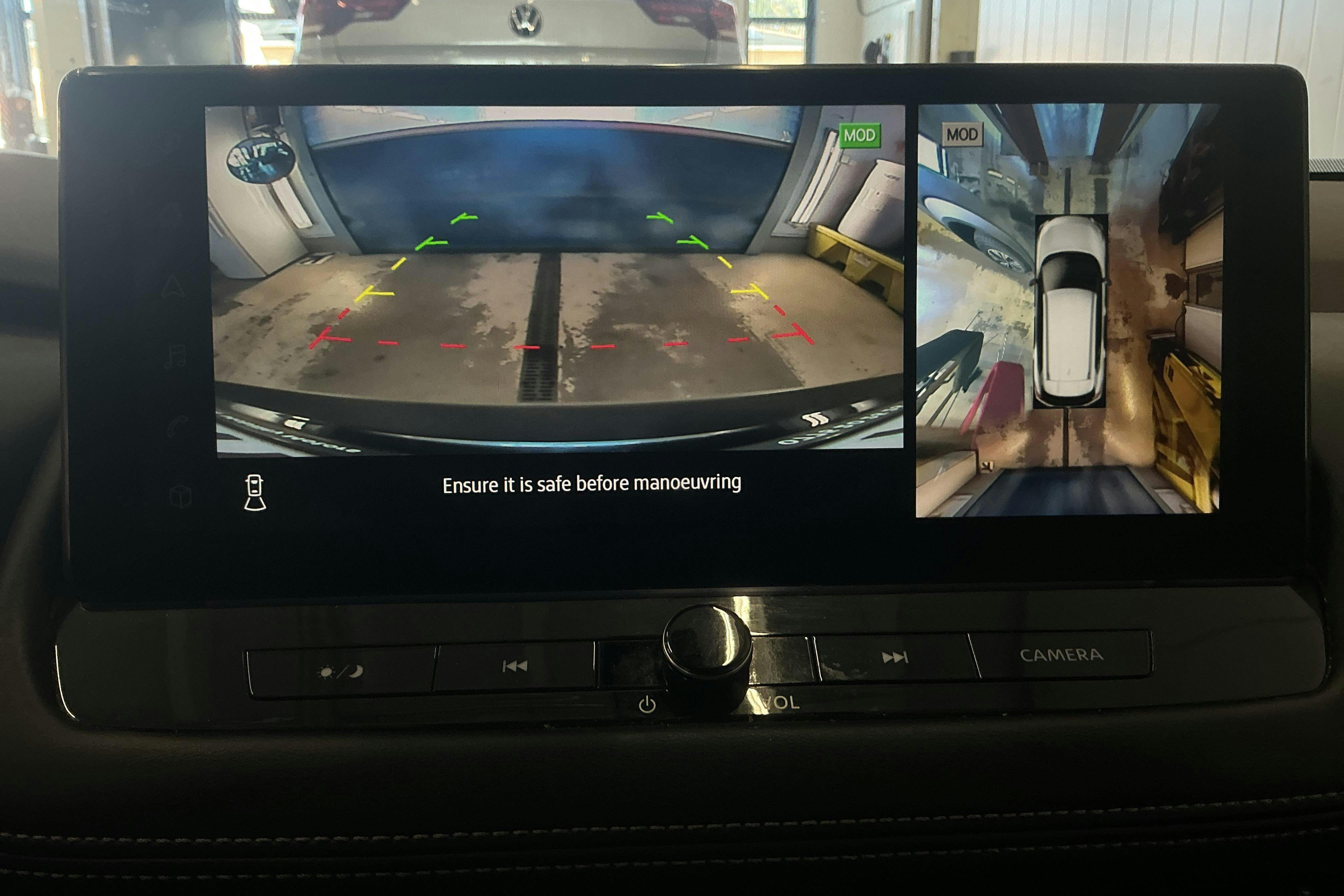 Vehicle Image 12
