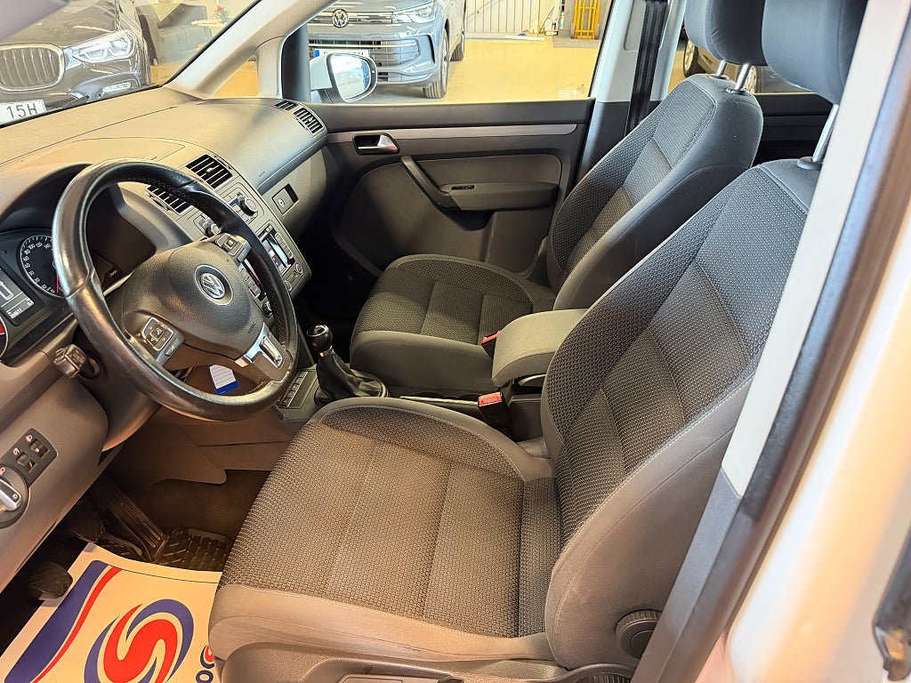 Vehicle Image 16