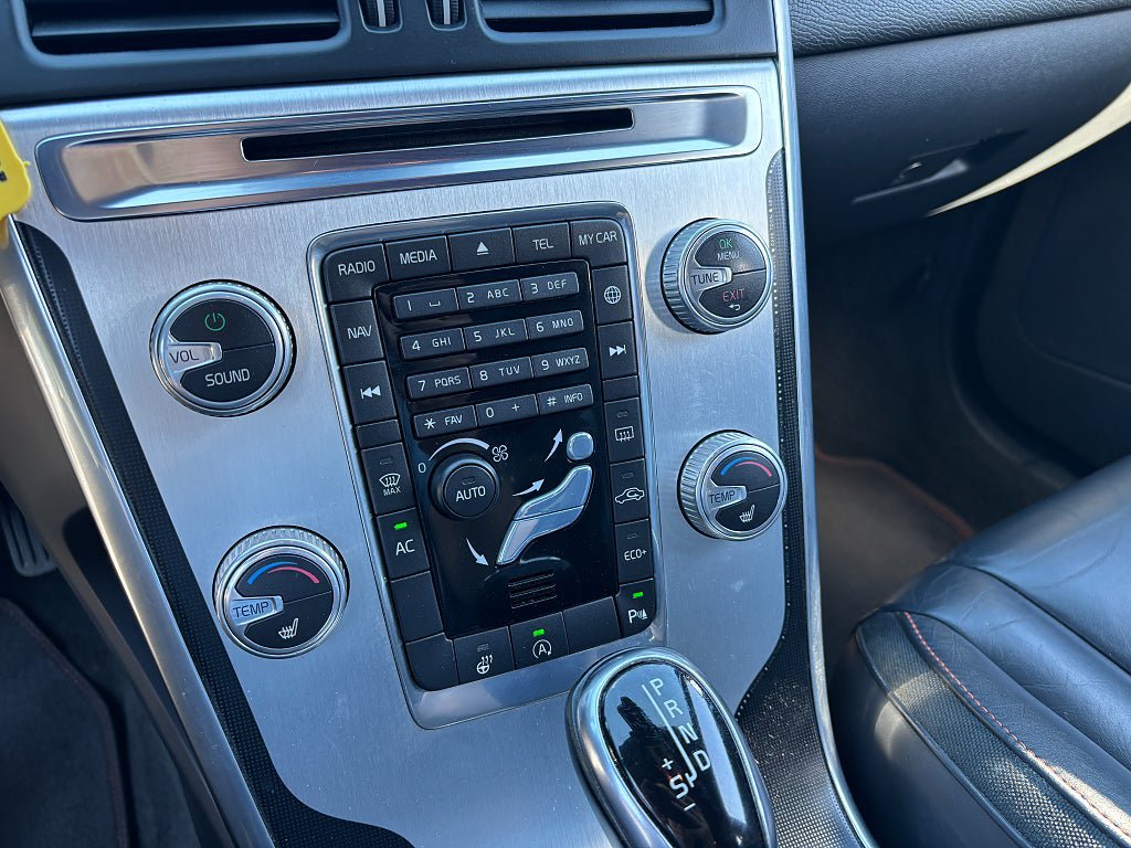 Vehicle Image 22
