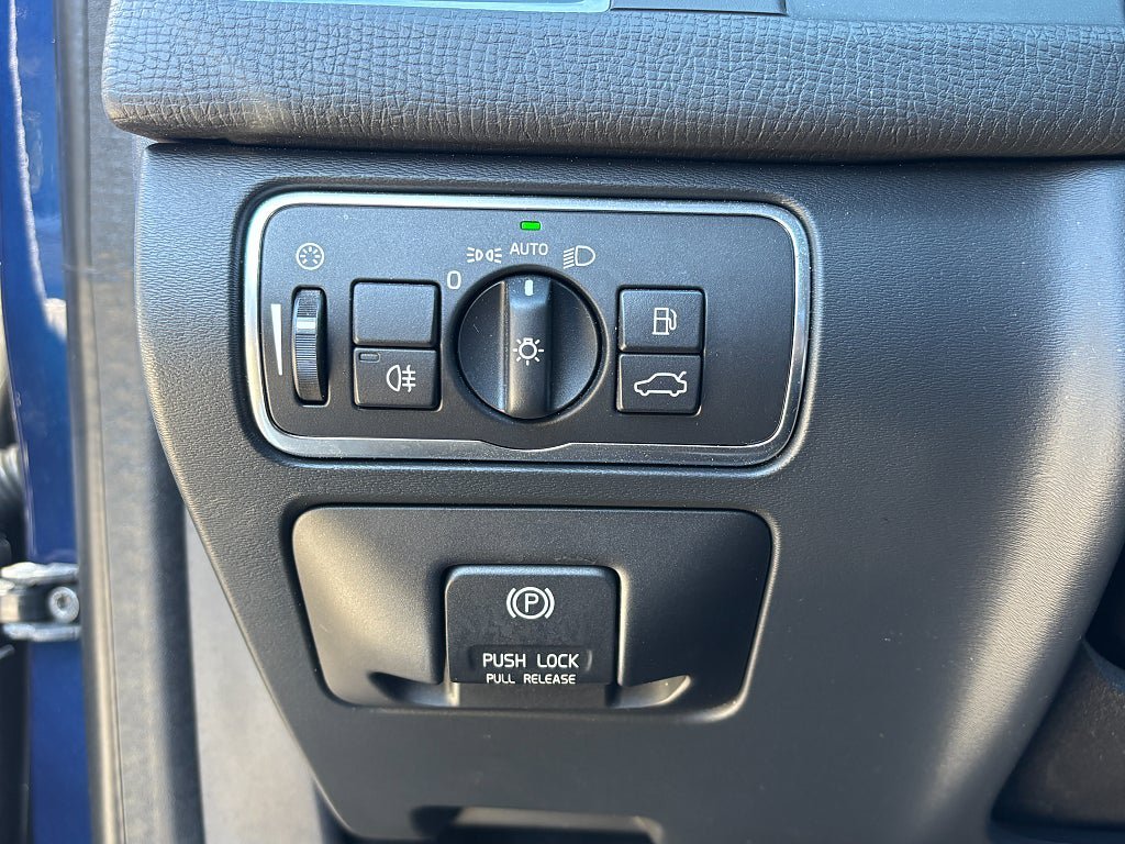 Vehicle Image 28