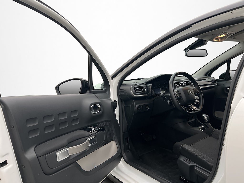 Vehicle Image 17