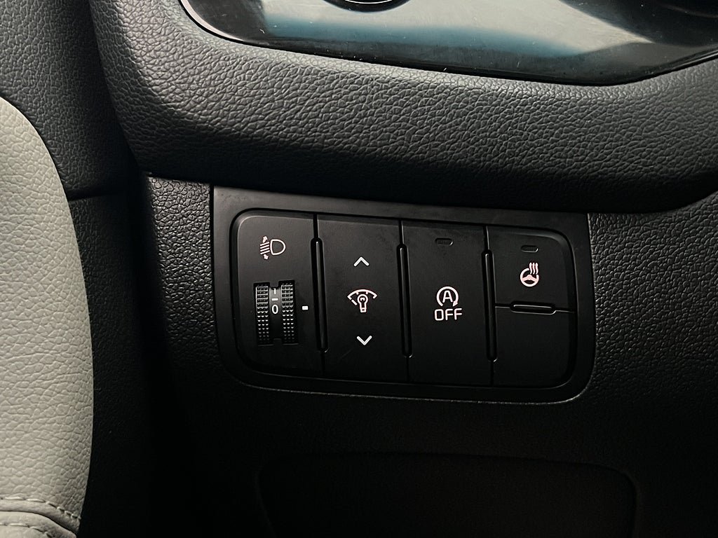 Vehicle Image 28