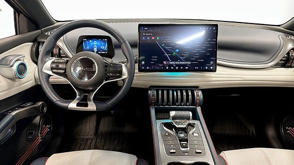 Vehicle Image 16
