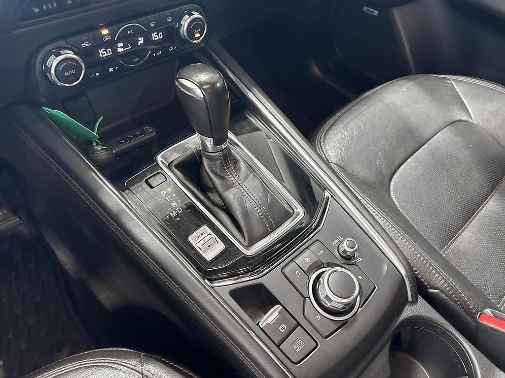 Vehicle Image 18