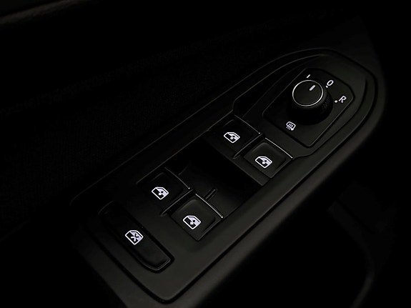 Vehicle Image 34