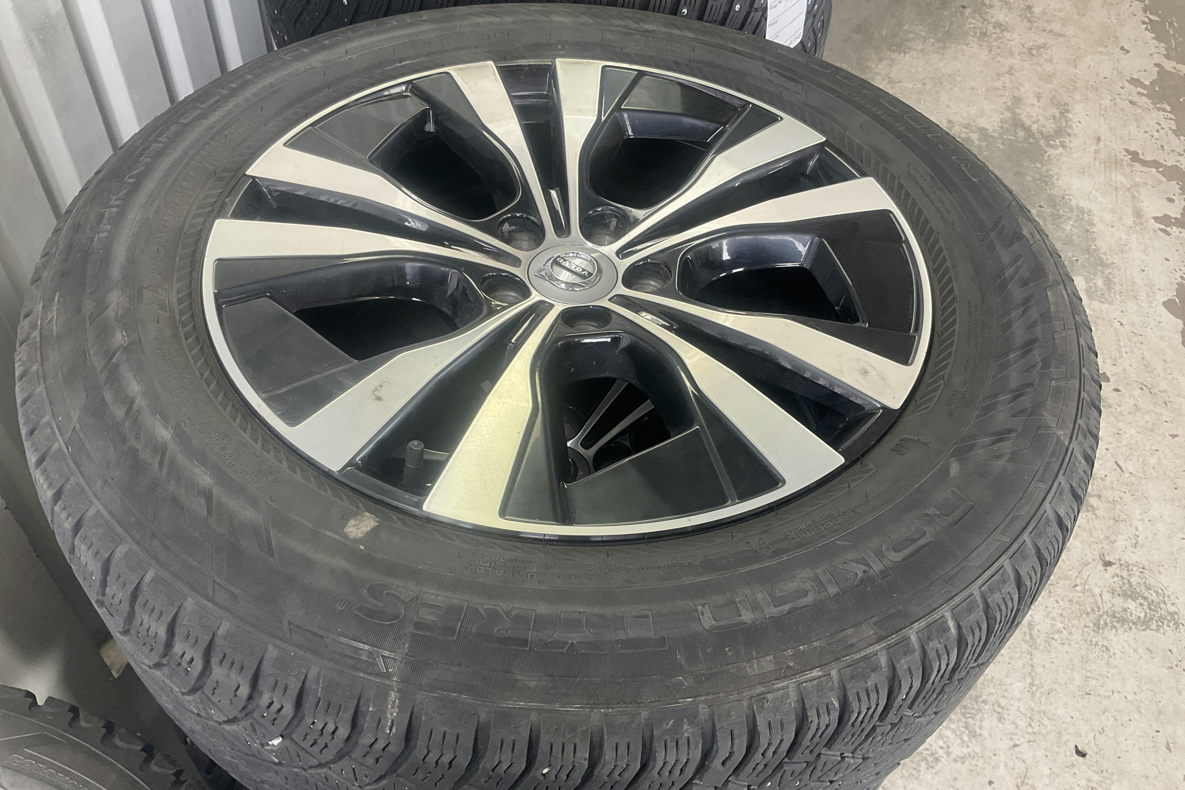 Vehicle Image 18