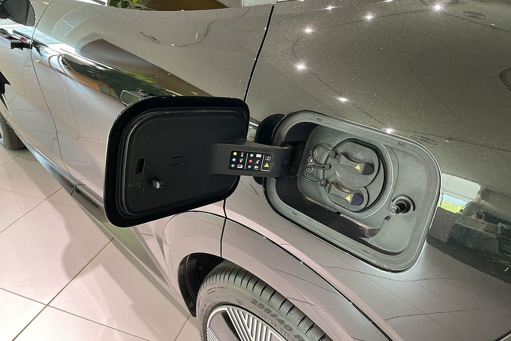 Vehicle Image 12