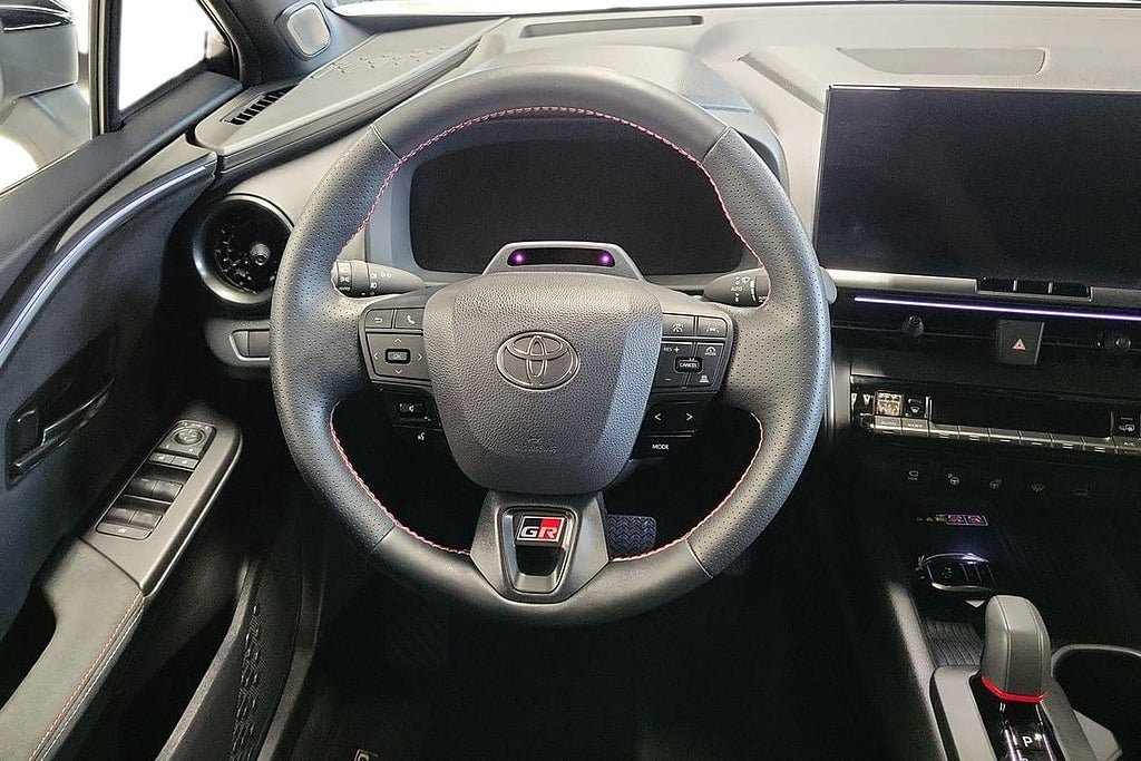 Vehicle Image 10