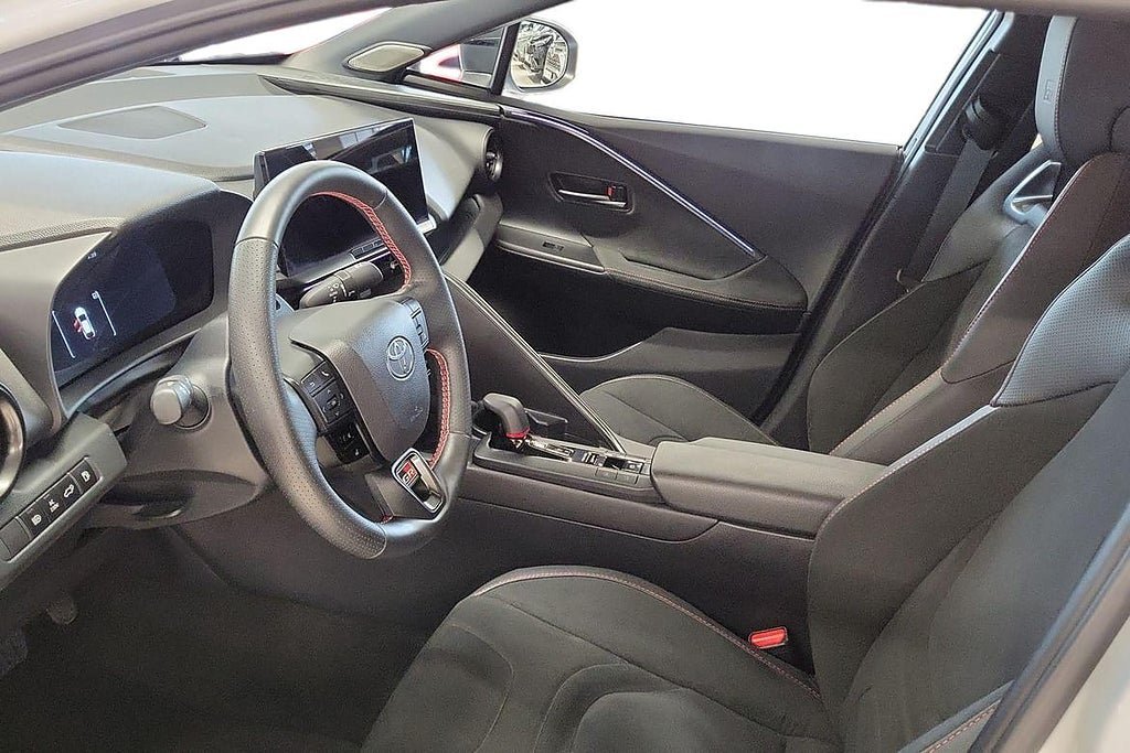 Vehicle Image 13