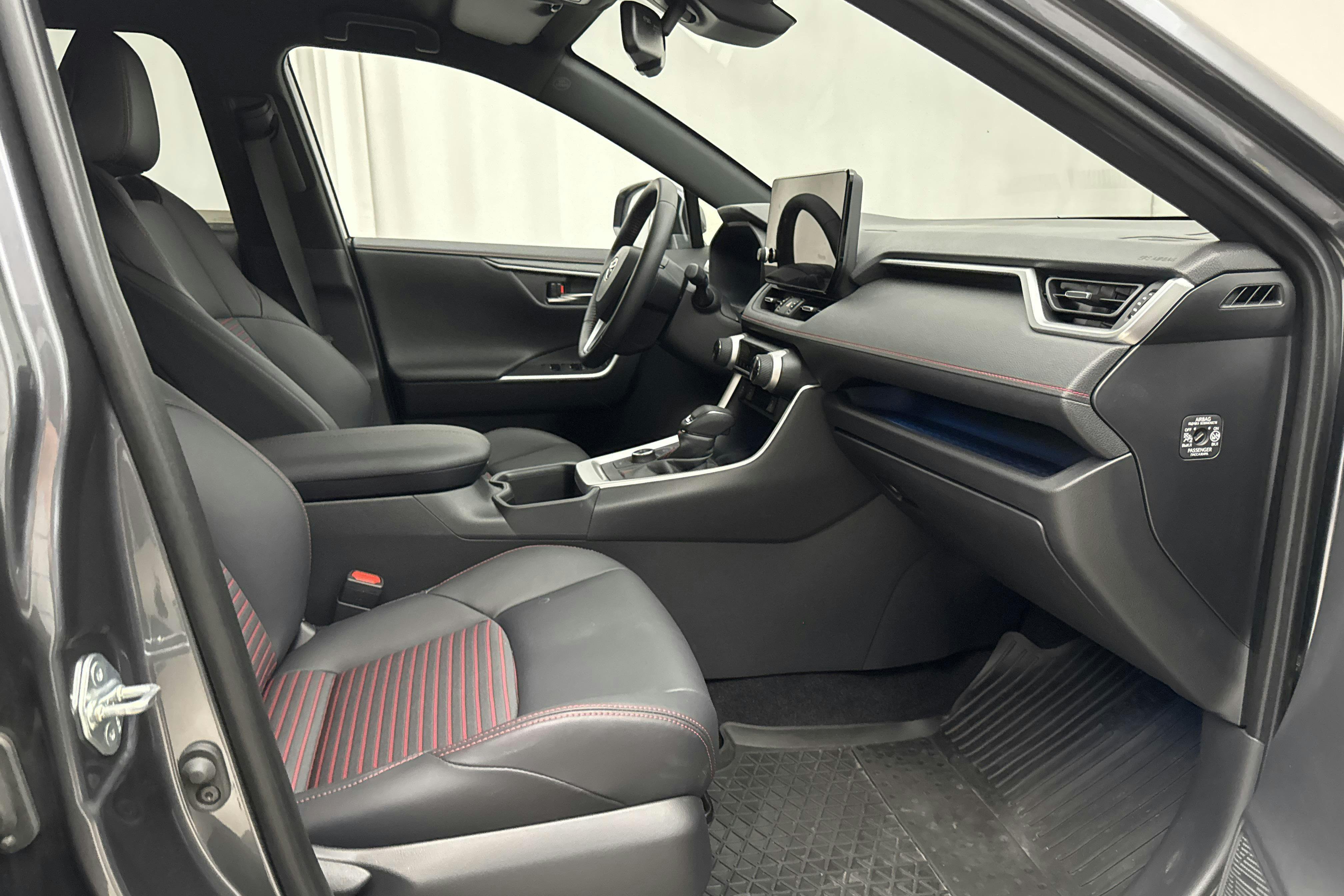 Vehicle Image 7