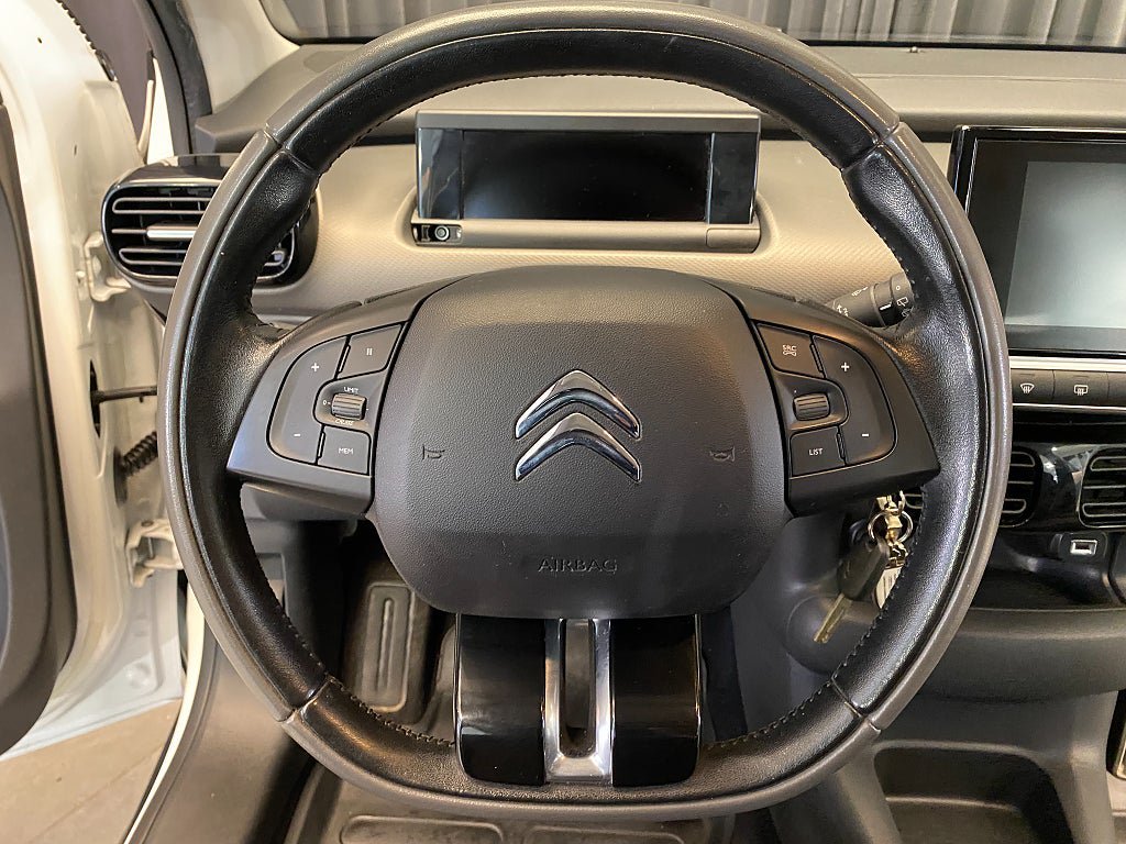 Vehicle Image 35
