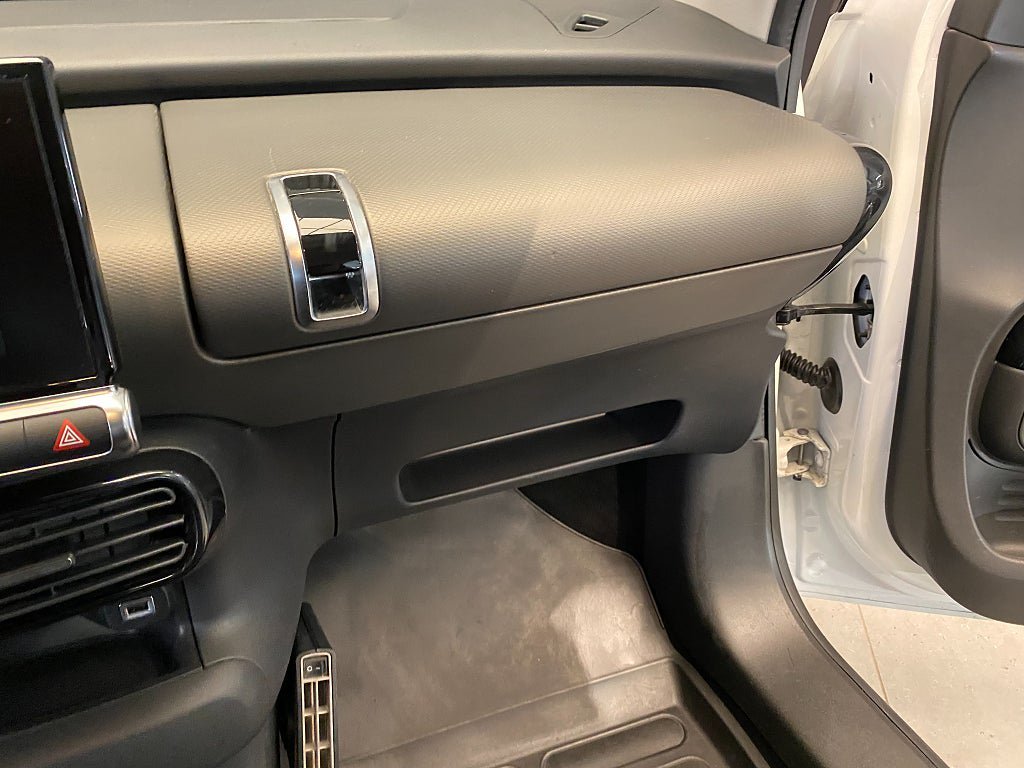 Vehicle Image 36