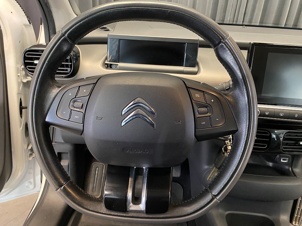 Vehicle Image 37