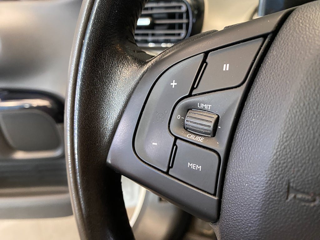 Vehicle Image 39