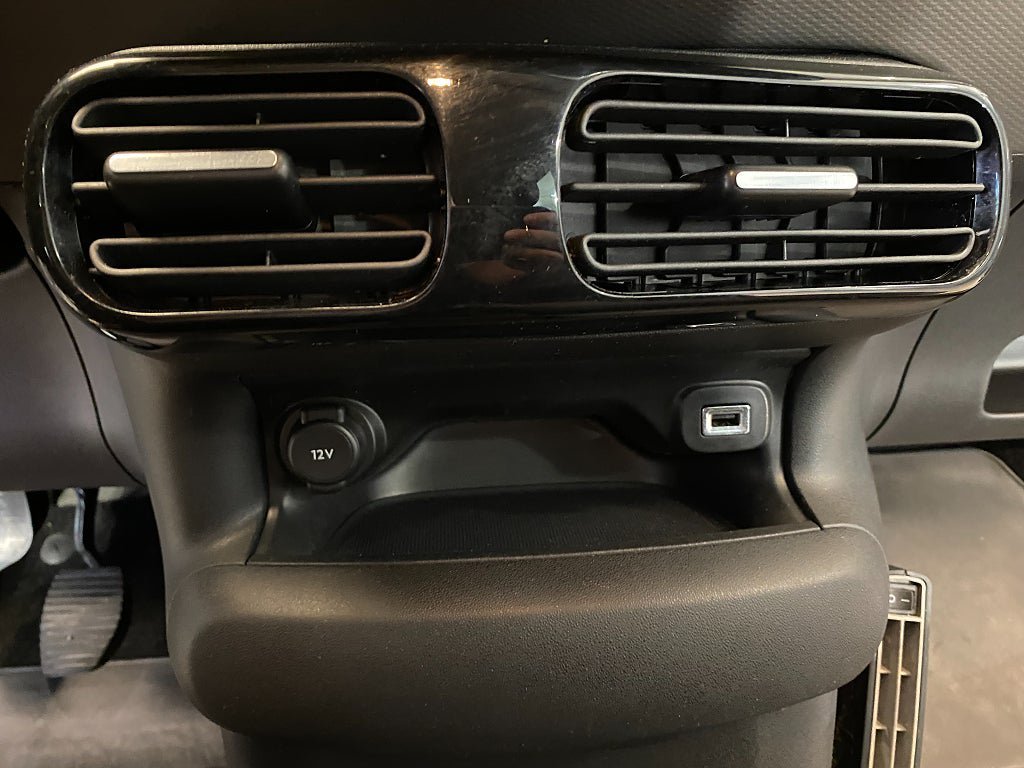Vehicle Image 45