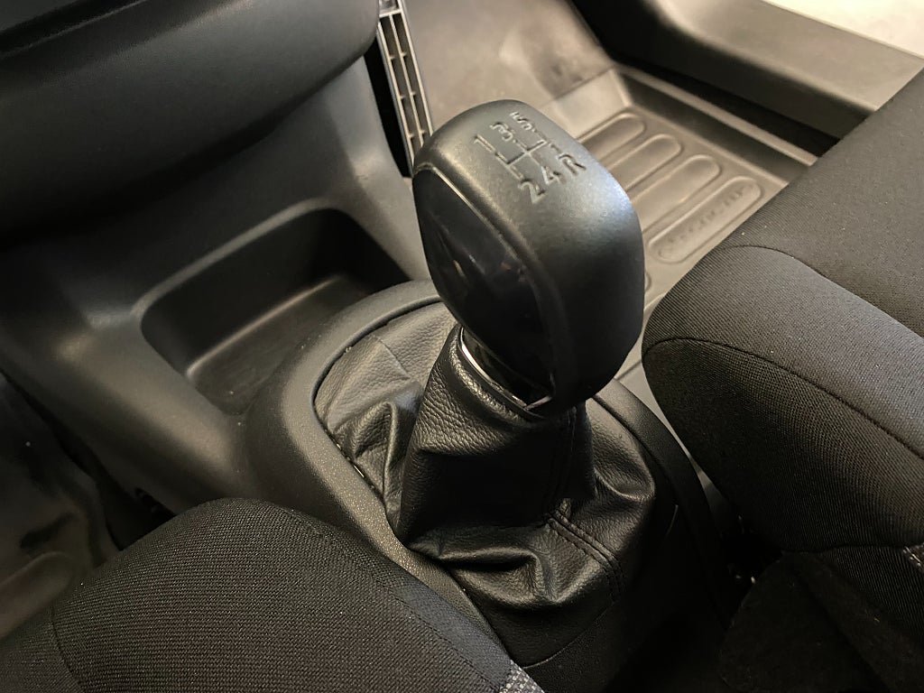 Vehicle Image 48