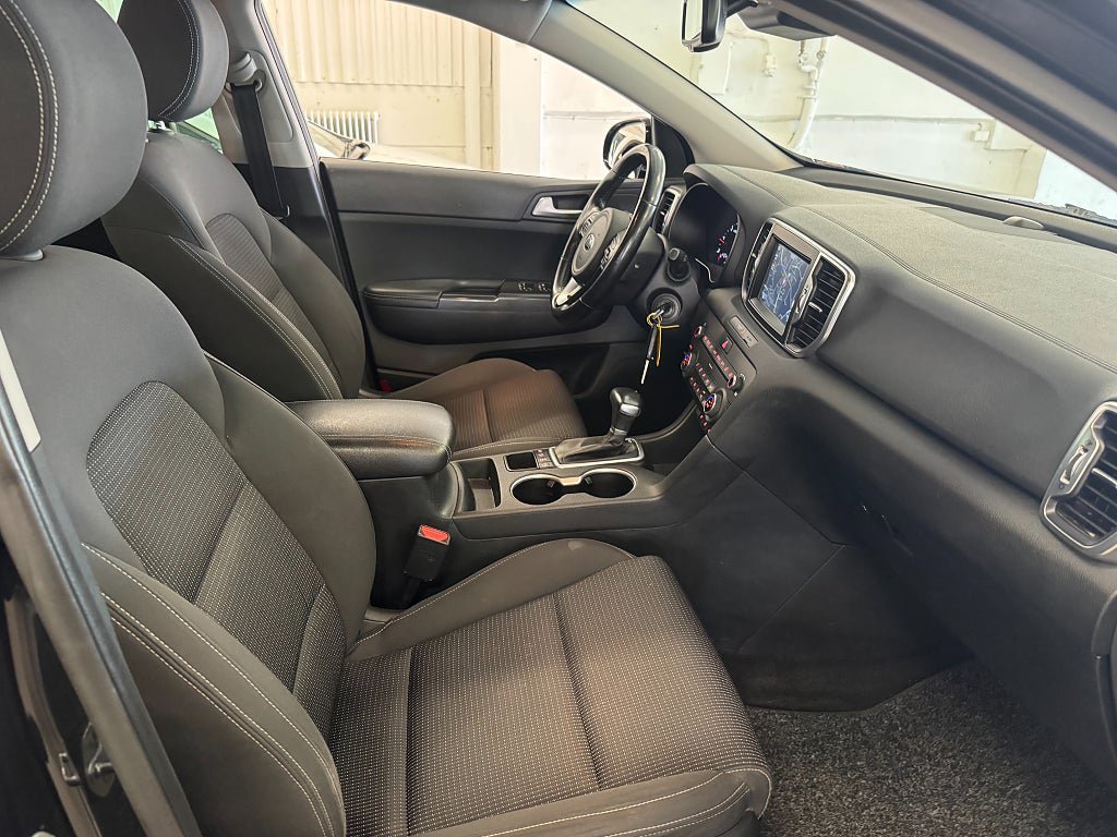 Vehicle Image 17