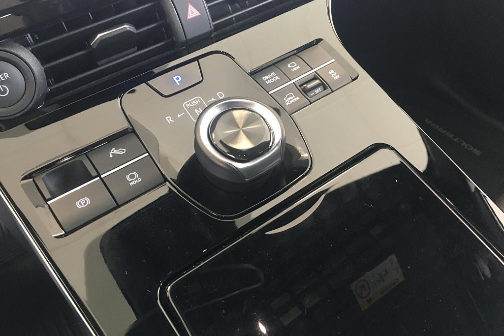 Vehicle Image 12