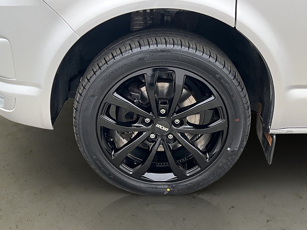 Vehicle Image 26