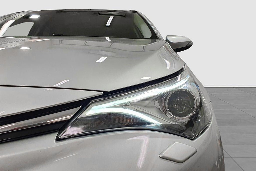 Vehicle Image 10