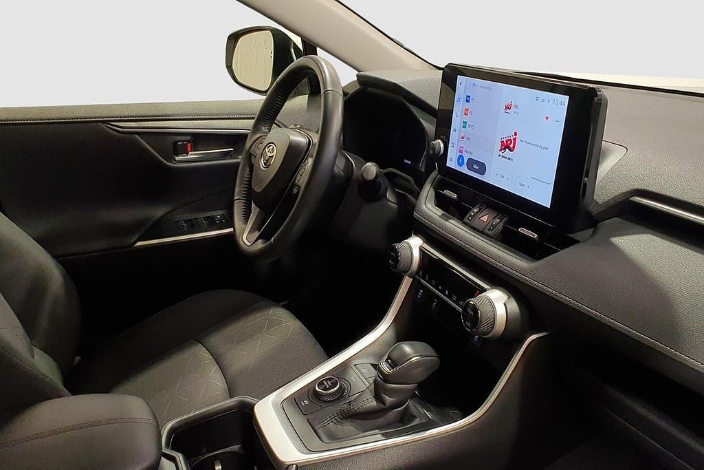 Vehicle Image 16