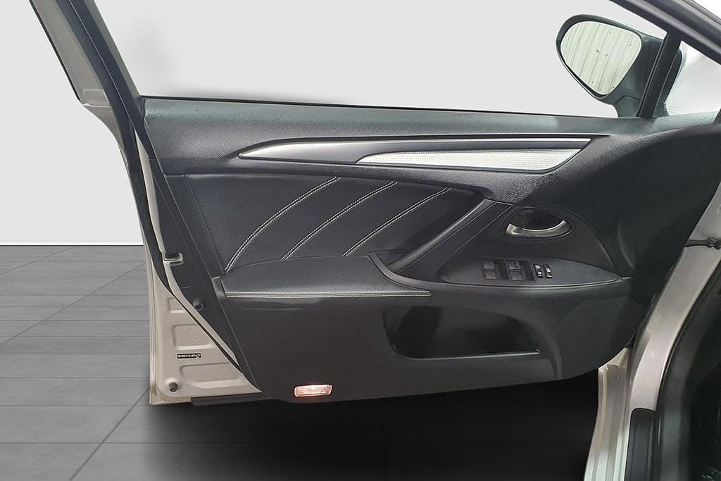 Vehicle Image 21