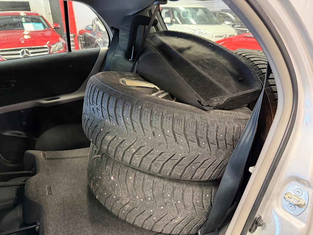 Vehicle Image 9