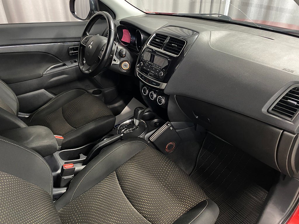 Vehicle Image 9