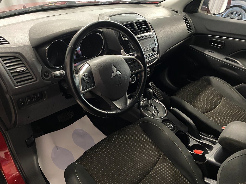 Vehicle Image 13