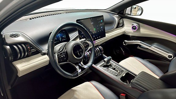 Vehicle Image 4