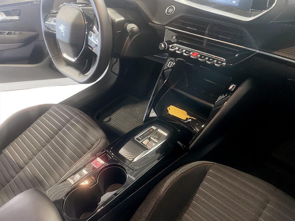 Vehicle Image 10
