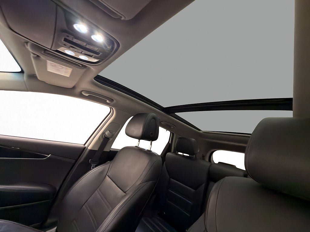 Vehicle Image 16