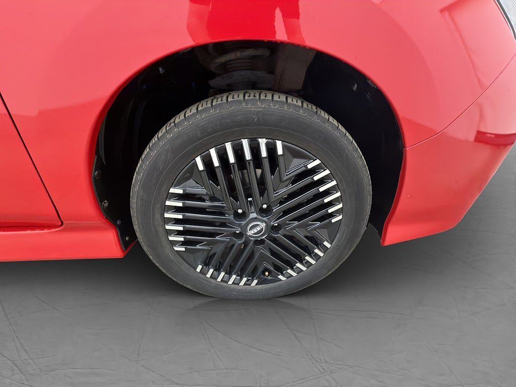 Vehicle Image 33