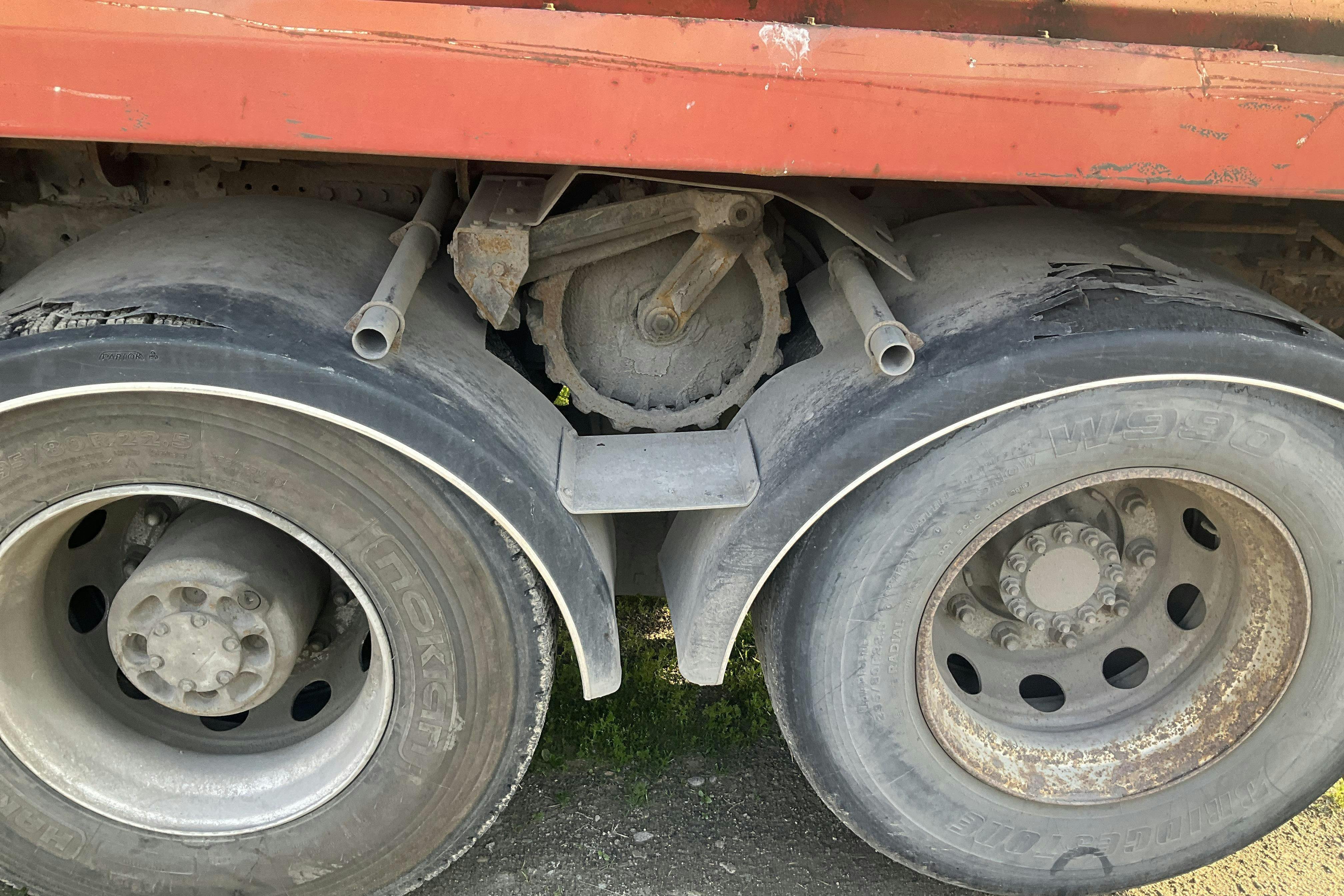 Vehicle Image 25