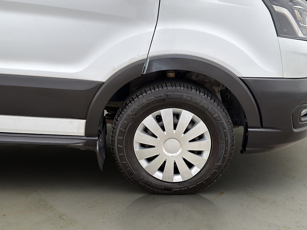 Vehicle Image 30
