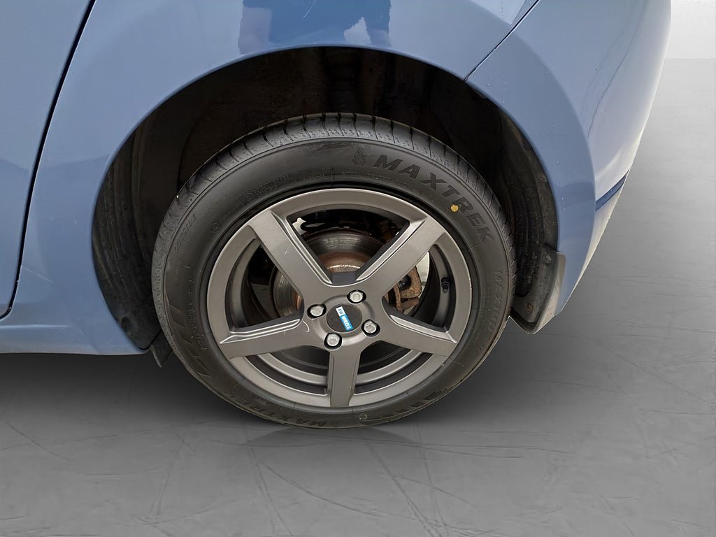 Vehicle Image 24