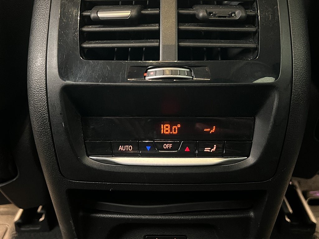 Vehicle Image 29