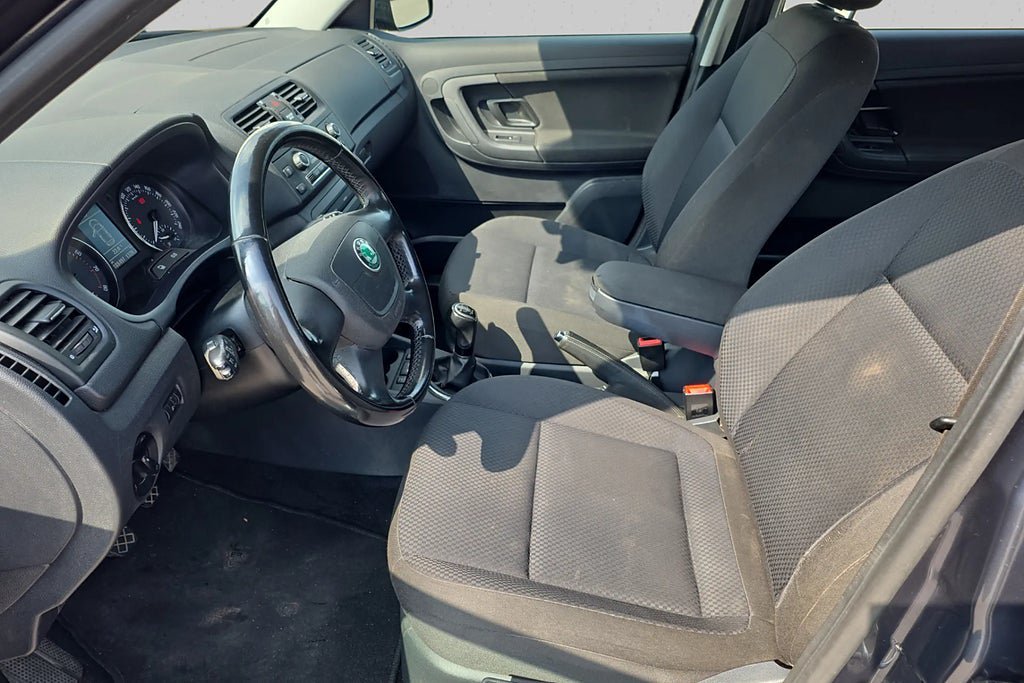 Vehicle Image 8