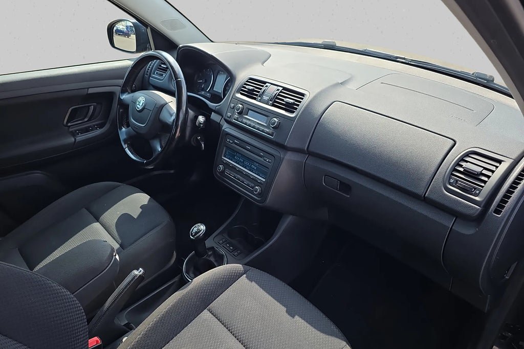 Vehicle Image 9