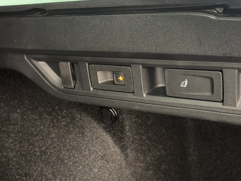 Vehicle Image 28