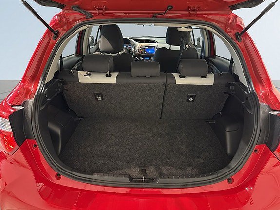 Vehicle Image 12