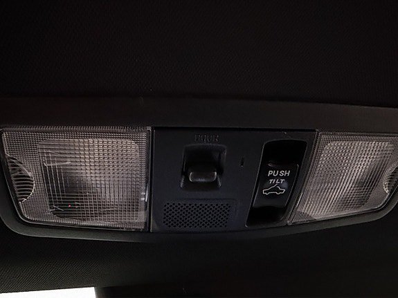 Vehicle Image 32