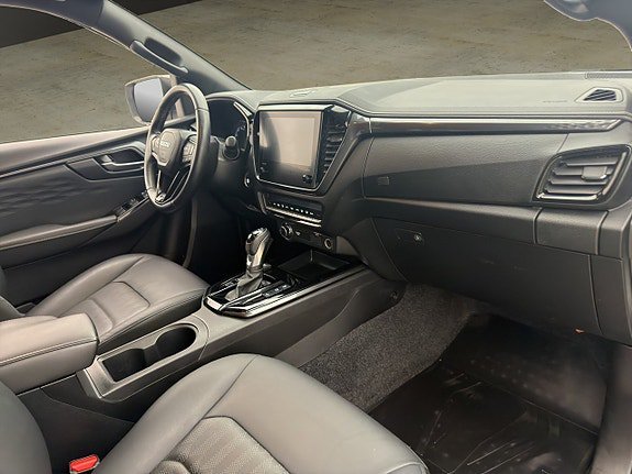 Vehicle Image 30