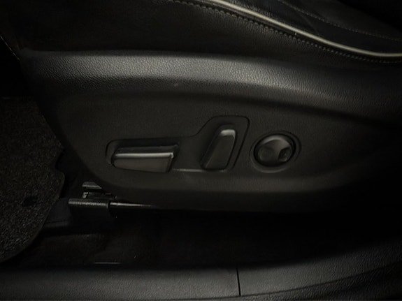 Vehicle Image 28