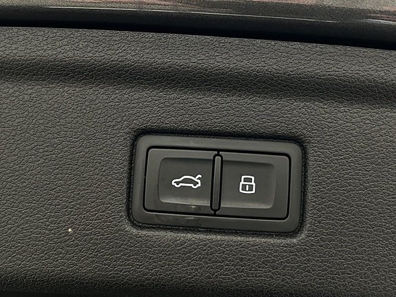 Vehicle Image 29