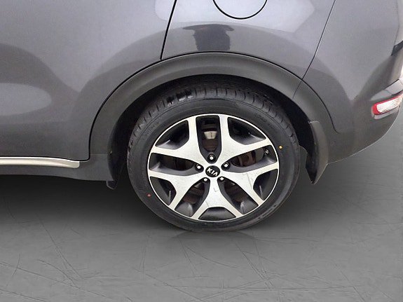 Vehicle Image 33