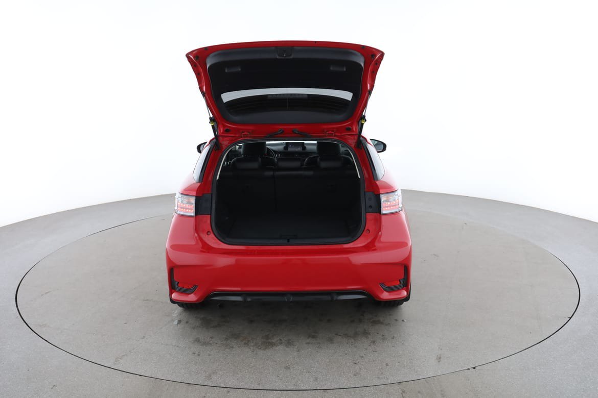 Vehicle Image 17