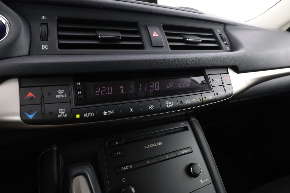 Vehicle Image 24