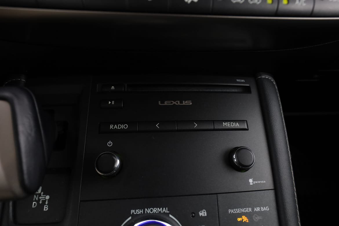 Vehicle Image 25